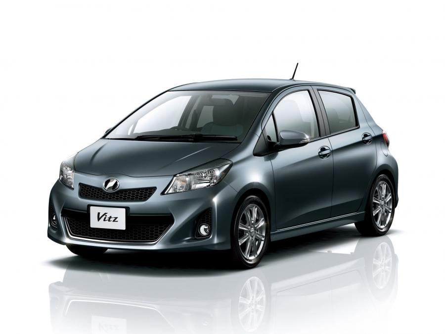  Toyota Vitz RS 2010 года  (фото 8 из 10)